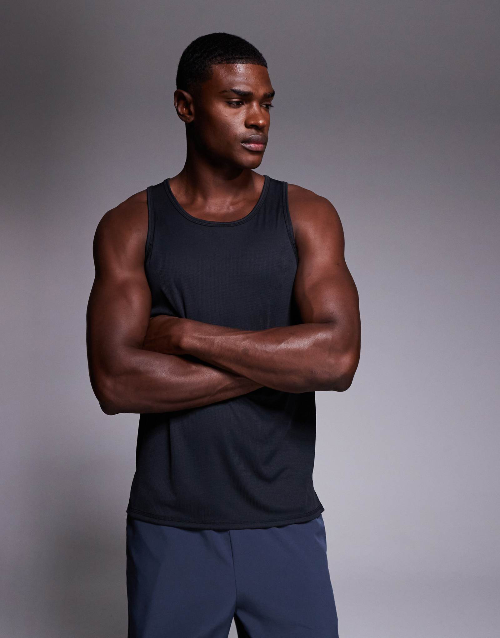 4505 быстросохнущая майка для бега из технической сетки свободного кроя черного цвета