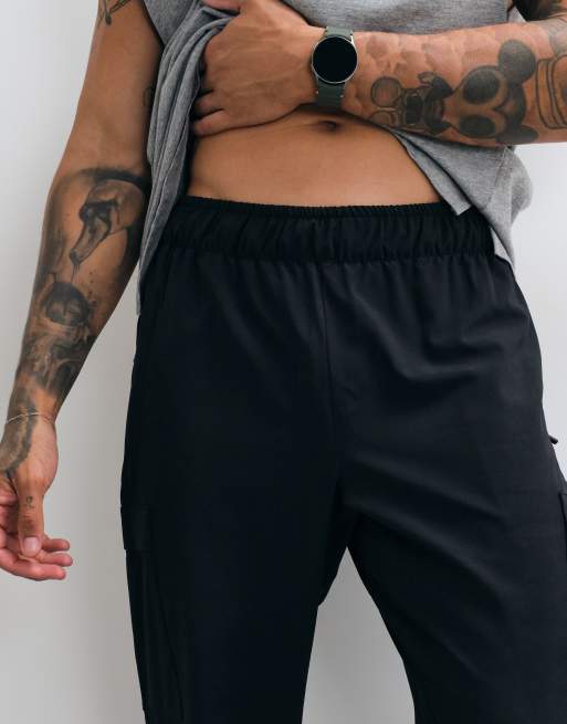 4505 quick dry woven cargo track joggers with zip pockets in black, 3 of 5
