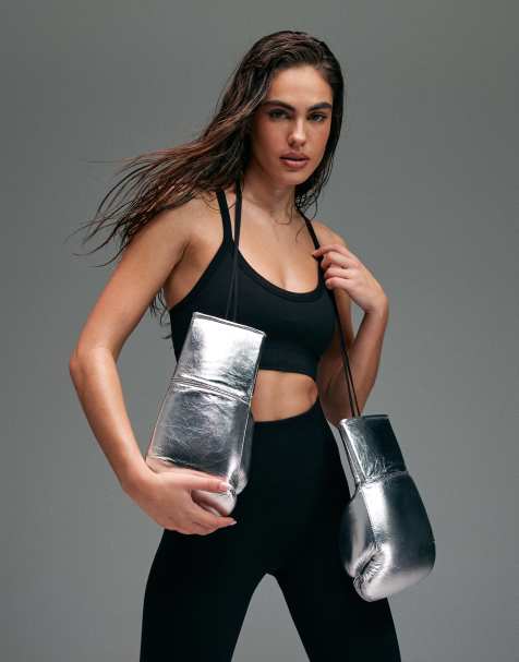 4505 - Reggiseno sportivo modellante a sostegno leggero nero senza cuciture con spalline regolabili - view 1