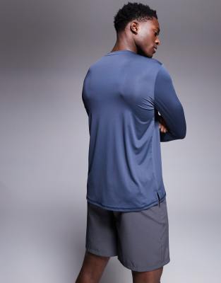 Asos 4505 4505 Regular Fit Quick Dry Long Sleeve Running T-shirt In Navy