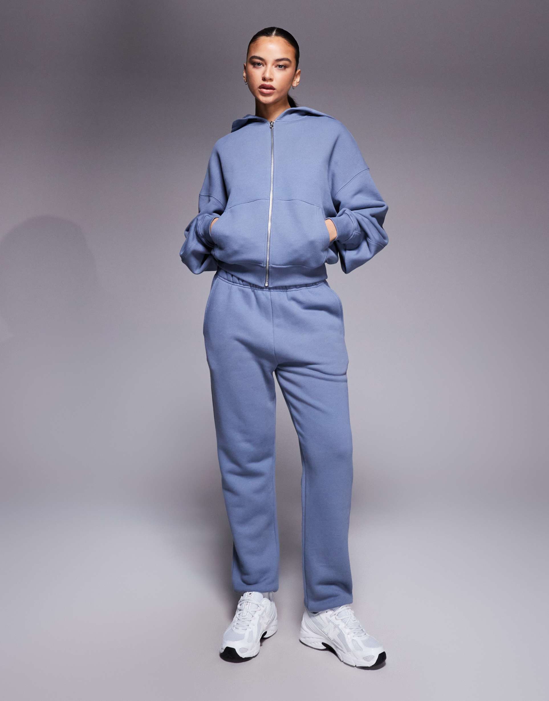 4505 rest day heavyweight 420gsm cotton low rise cuffed sweatpants in washed flint gray