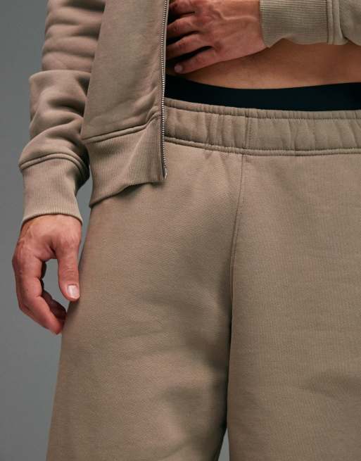 4505 Rest Day heavyweight 440gsm cotton super oversized trackies with zip pockets in sandstone, 5 of 5
