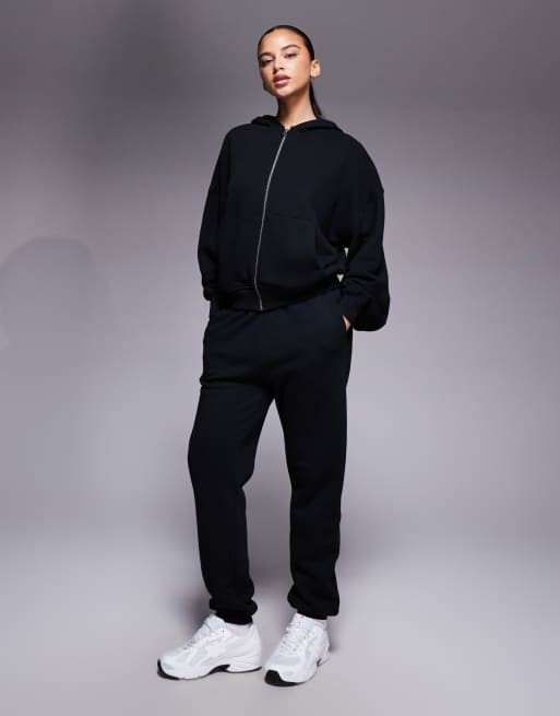 4505 - Rest Day - Joggingbroek van 420 gsm zwaar katoen met lage taille en boorden in zwart met wassing