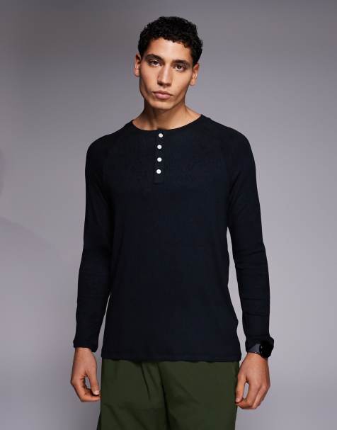 4505 – Rest Day – Langärmliges Slim-Fit-T-Shirt in Schwarz aus ultraweichem, geripptem Modal mit Henley-Kragen und Raglanärmeln - view 1