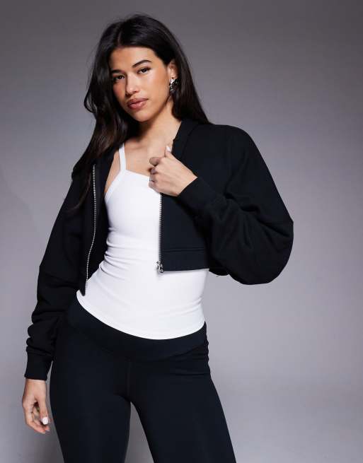 4505 – Rest Day – Schwere, extrem kurze Kapuzenjacke aus Baumwolle in verwaschenem Schwarz mit weiter Ärmelöffnung und Reißverschluss, 420 g/m²