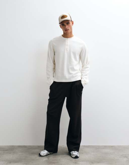 4505 Rest Day våffelstickad långärmad henley-t-shirt i offwhite, 2 av 5
