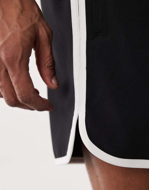 4505 retro woven 5"" side stripe sprinter short with zip pockets in black, 4 of 5