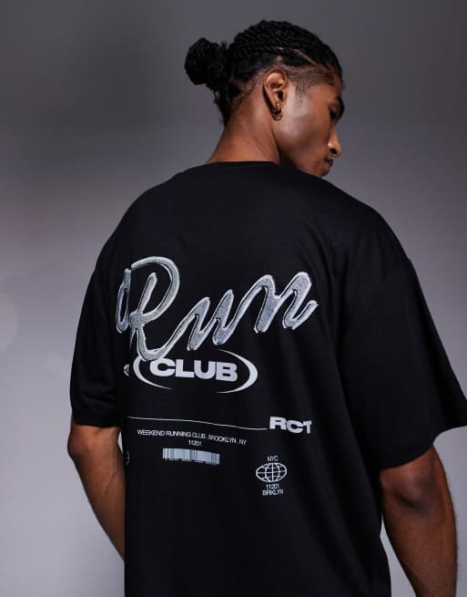 4505 – Run Club – Szybkoschnący siateczkowy T-shirt sportowy w czarnym kolorze z nadrukiem na plecach 