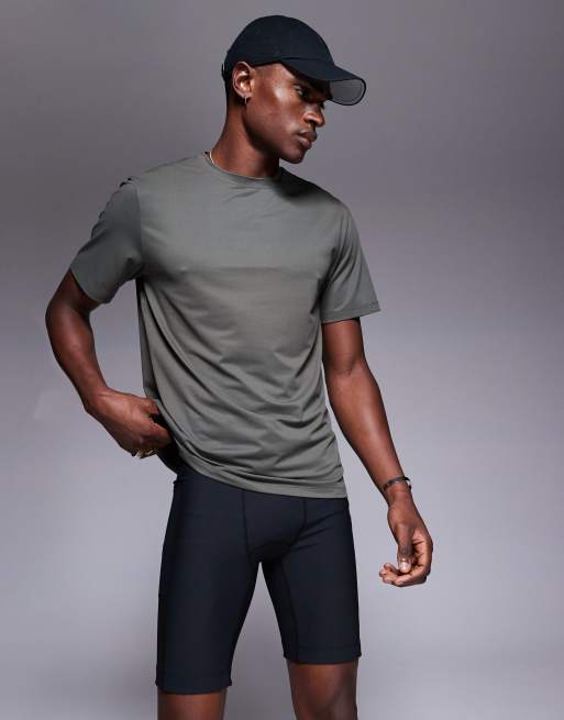 4505 running base layer ribbed legging shorts with phone pocket in black, 4 of 5