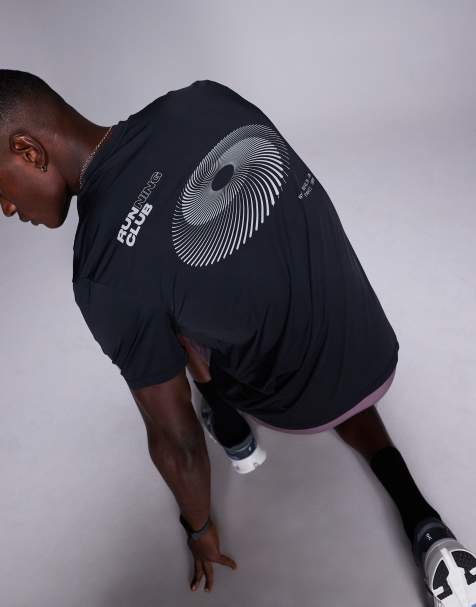 4505 running quick dry back print performance mesh t-shirt in black - view 1