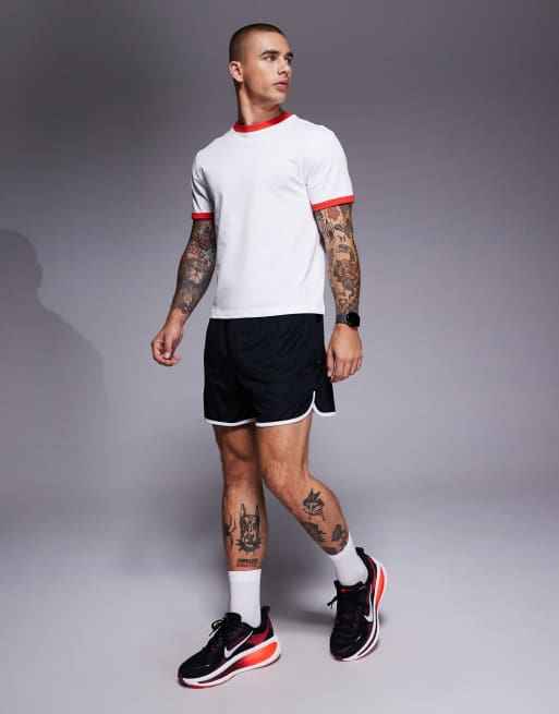 4505 – Running – Ringer-T-Shirt in knapper Passform in Weiß, aus Baumwolle mit schnelltrocknendem Finish, 3 von 5