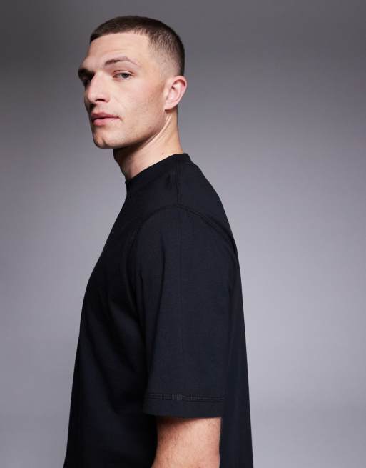 4505 – Schnelltrocknendes Cropped-T-Shirt aus Baumwolle in Schwarz