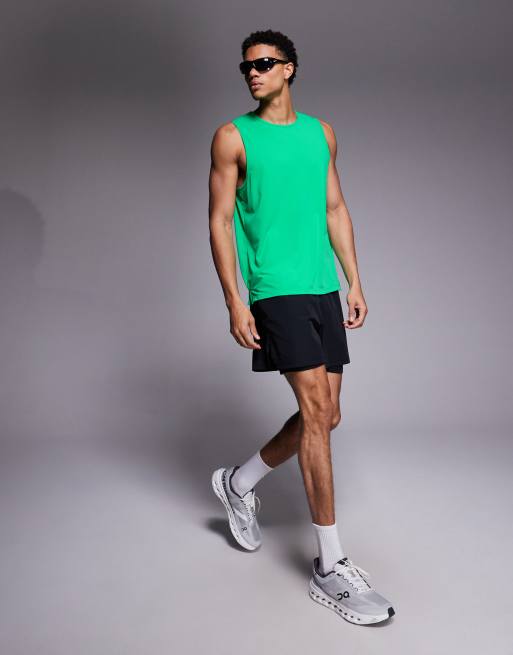 4505 – Schnelltrocknendes Lauf-Trägertop in Neongrün aus Nylon-Performance-Netzstoff, 2 von 5
