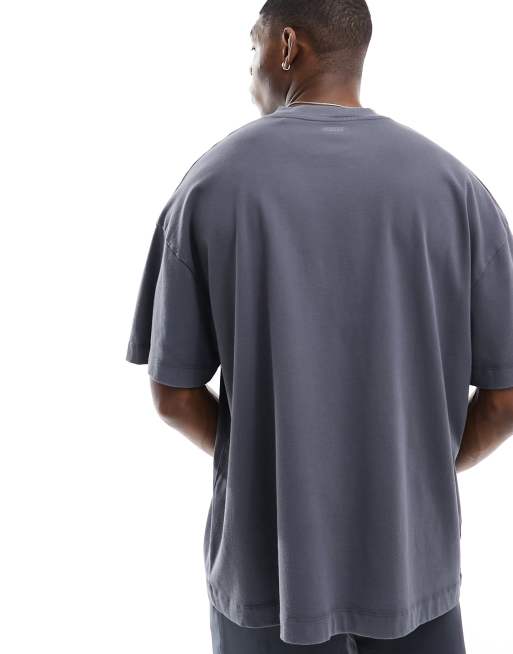 4505 – Schweres Oversize-T-Shirt in verwaschenem Schwarz mit kastigem Schnitt, 2 von 4