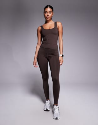 4505 Scoop Neck Slightly Cropped Training Tank Top In Brown