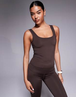 4505 4505 scoop neck slightly cropped training vest in french roast-Brown