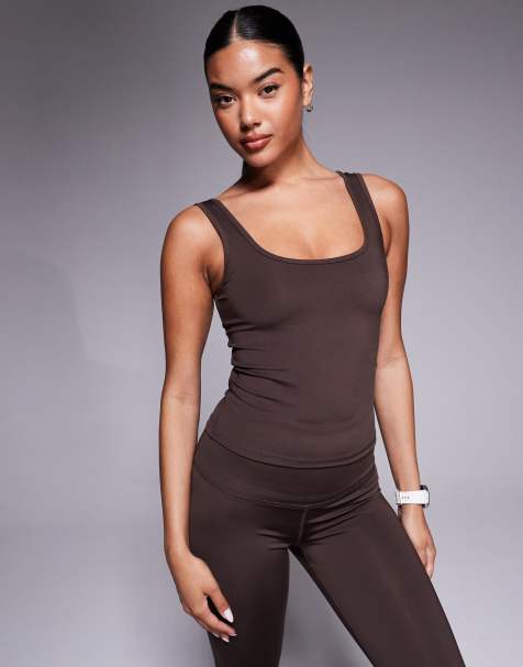 4505 scoop neck slightly cropped training vest in french roast - view 1
