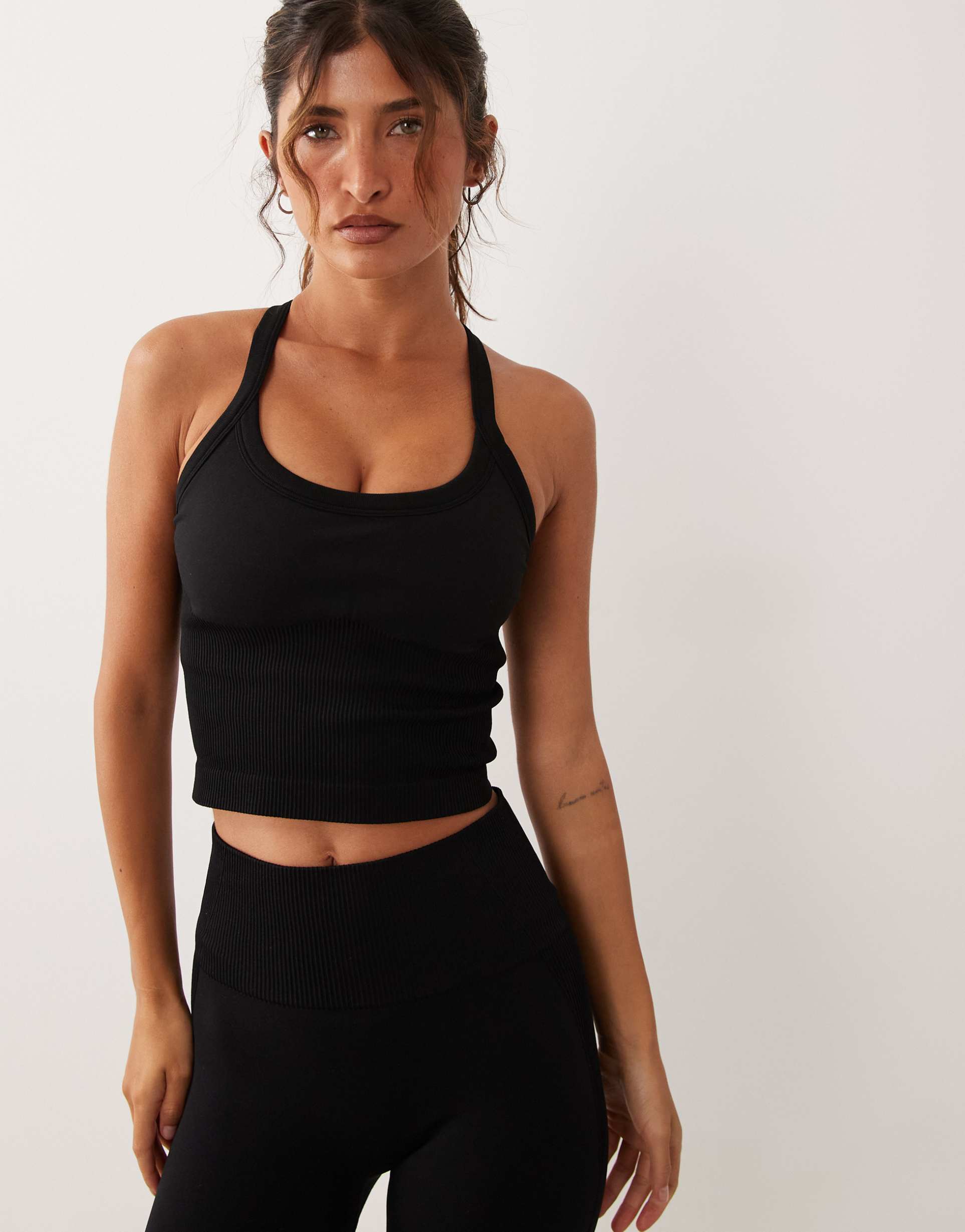 4505 sculpting seamless convertible strap tank top with inner bra in black