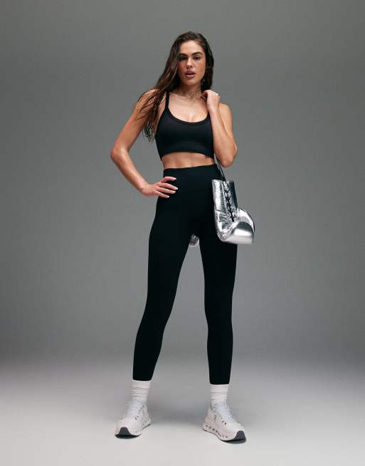 4505 sculpting seamless light support sports bra with adjustable straps in black, 4 of 4