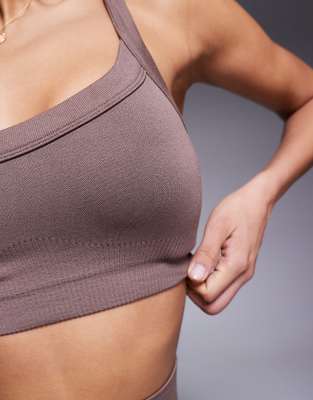 4505 Fuller Bust Sculpting Seamless Medium Support Sports Bra In Brown
