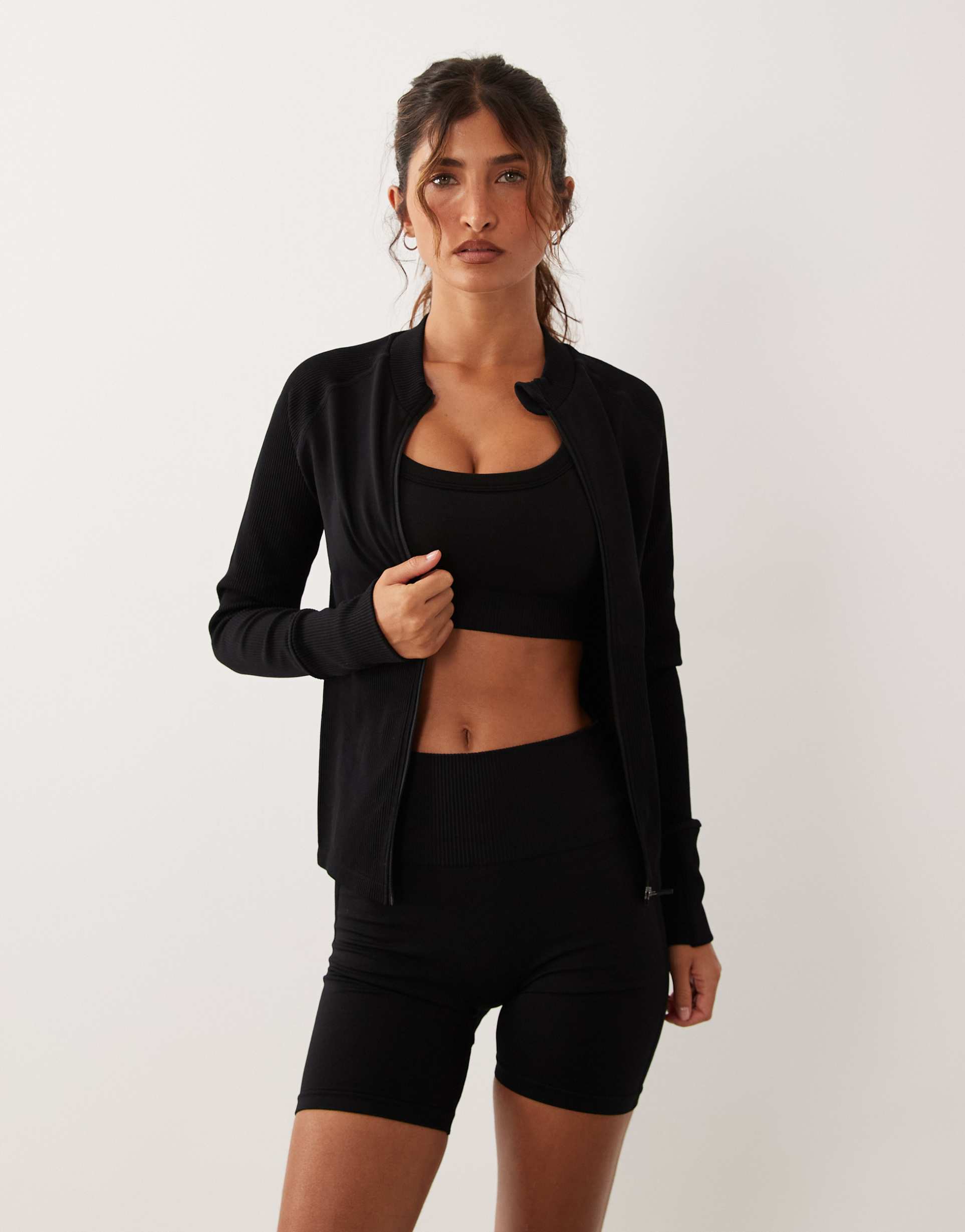 4505 sculpting seamless zip up long sleeve top in black
