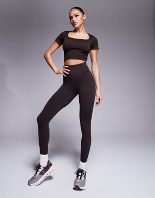 4505 Seamless Active Short Sleeve T-shirt In Brown