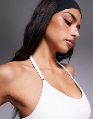4505 Seamless Halter Neck Tank Top With Shelf Bra In White