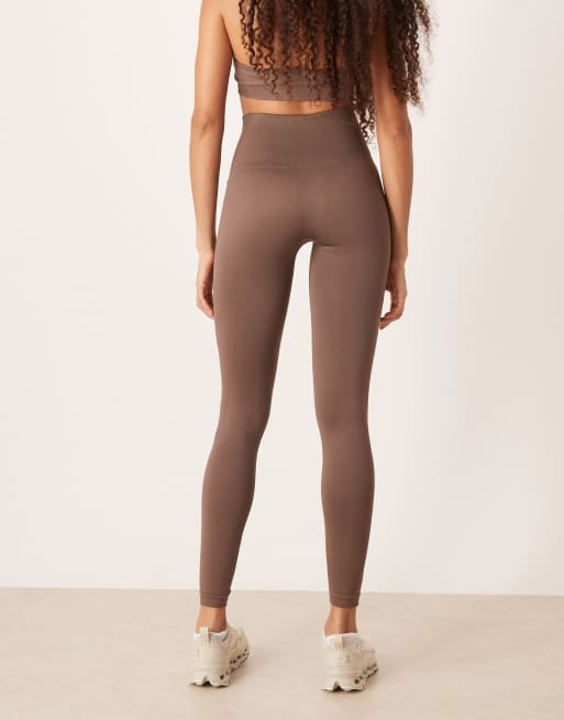 4505 seamless high waist gym leggings in taupe , 3 of 5