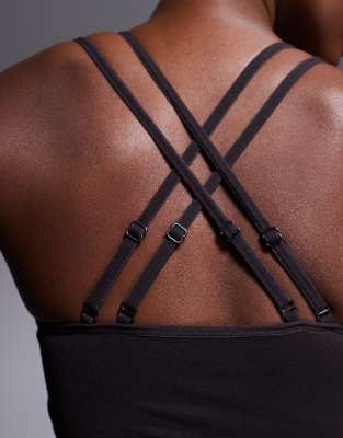 4505 Seamless Multi Strap Medium Support Sports Bra With Removable Padding In Brown