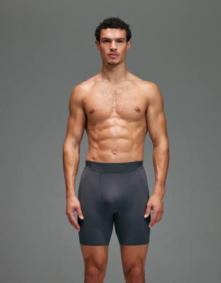 4505 Seamless Physique Defining Compression Base Layer 8 Inch Half Tights In Gray