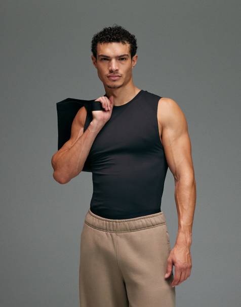4505 seamless physique defining muscle fit compression base layer singlet in black - view 1