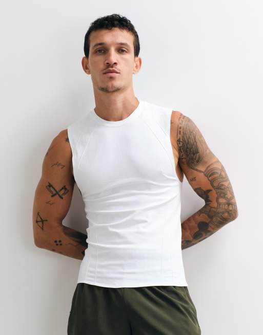 4505 seamless physique defining muscle fit compression base layer singlet in white, 3 of 5
