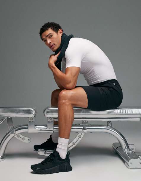 4505 seamless physique defining muscle fit compression base layer T-shirt in white - view 1