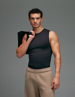 4505 seamless physique defining muscle fit compression base layer vest in black