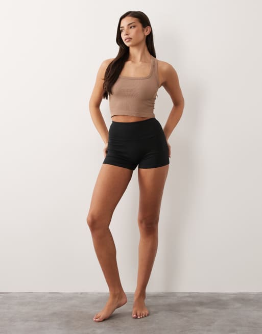 4505 seamless rib scoop neck cropped singlet with racer back in fawn, 2 of 4