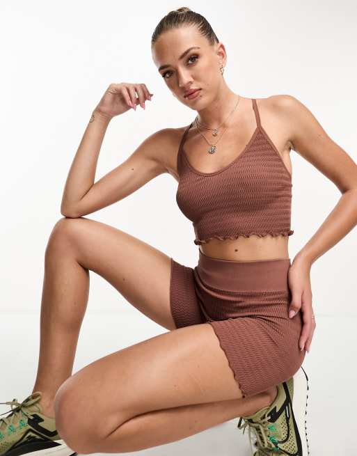 4505 seamless yoga cami with lettuce edge in brown 