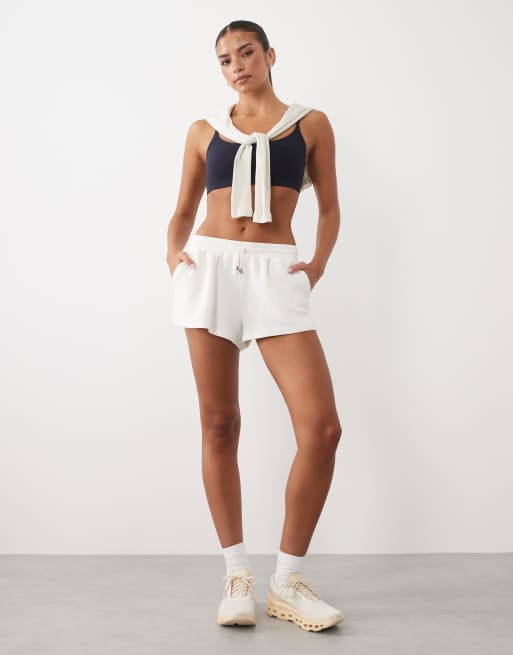 4505 short en coton gaufré léger avec taille à cordon de serrage en crème