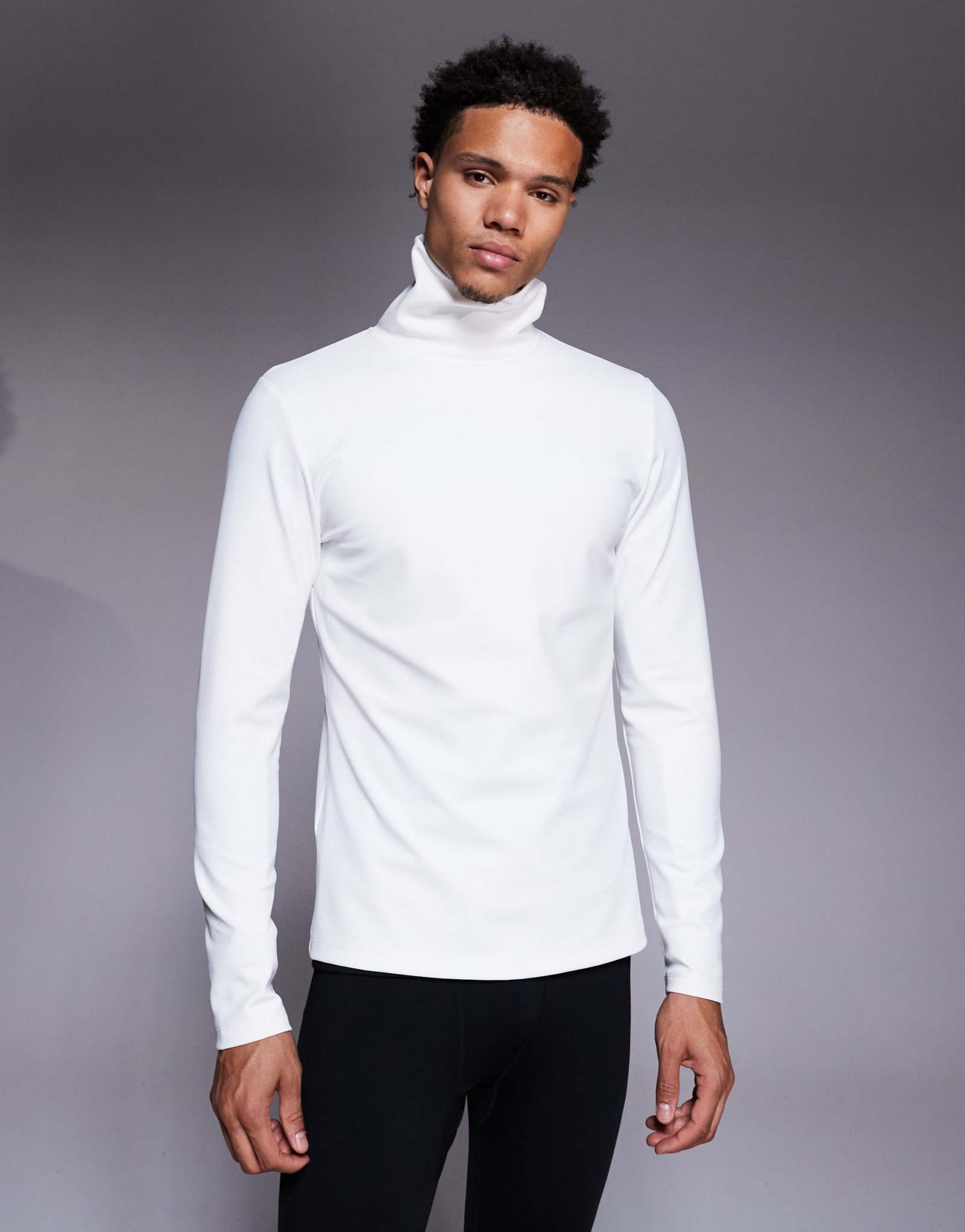 4505 Базовый слой на спине из лыжного флиса с горловиной-черепахой и термообработкой белого цвета