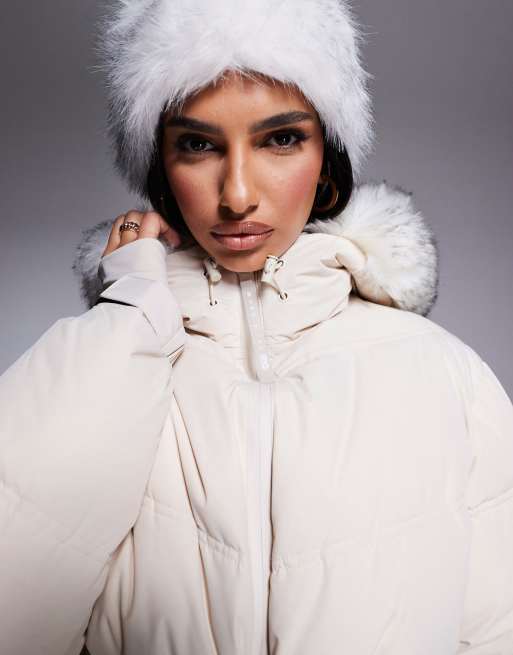 4505 – Ski – Ski-Pufferjacke in Creme mit Gürtel und Kunstpelzbesatz , 2 von 5