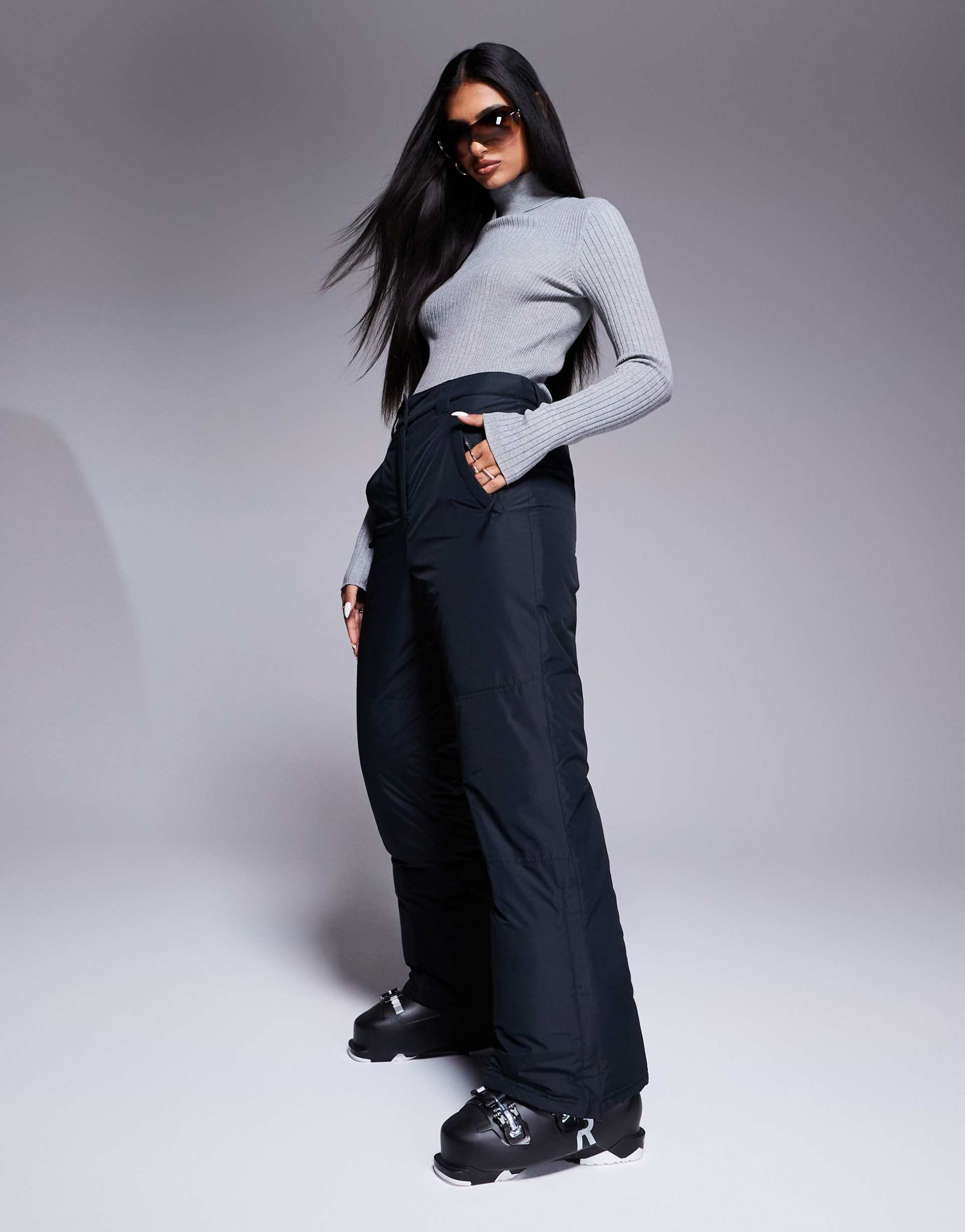 4505 ski straight leg water repellent ski pants in black