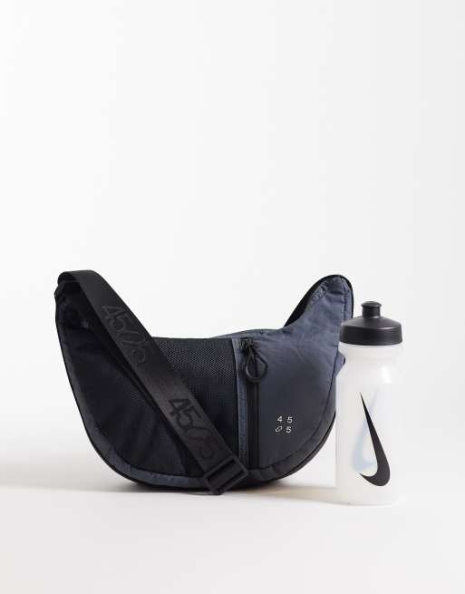 4505 - Skifergrå crossbody-sling-taske til træning med utility-lomme i mesh, 2 af 4