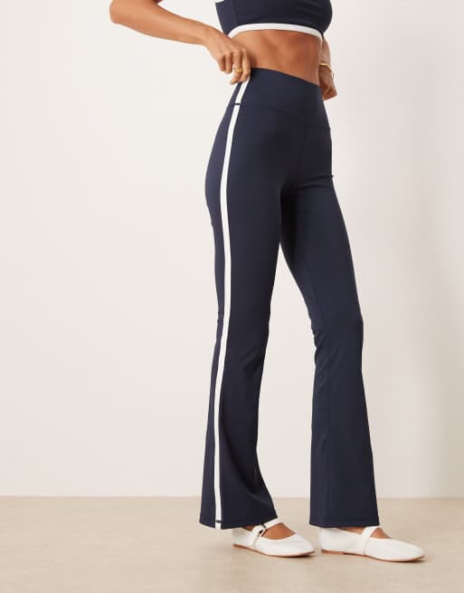 4505 slim kick contrast side piping leggings in deep navy , 3 of 5