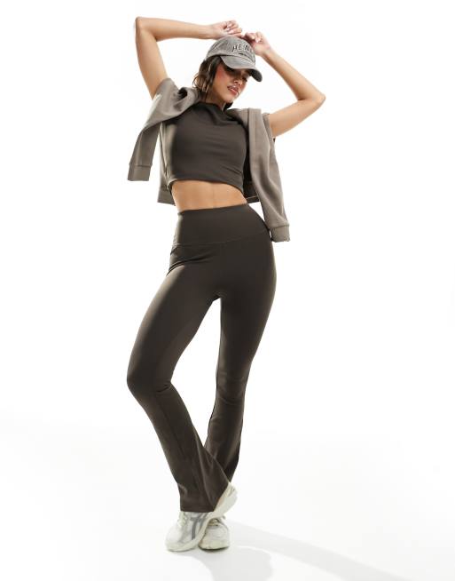 4505 slim kick flare leggings in soft touch fabric in brown