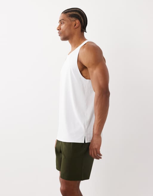 4505 Sneldrogende trainingsshort van 18 cm met ritszakken in olijfgroen, 3 van 5