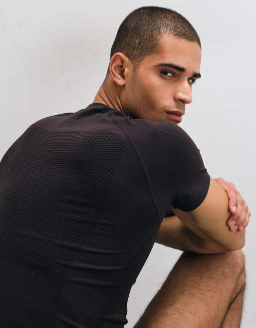 4505 sömlös figurskapande muscle fit-compression-underställströja i brun, 3 av 5