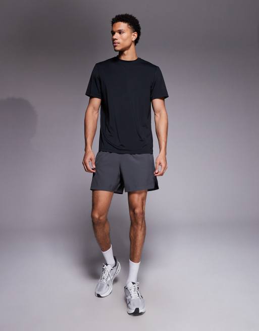 4505 - Sort løbe-T-shirt med print på ryggen i hurtigttørrende performance-mesh, 2 af 5
