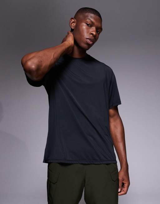 4505 - Sort oversized løbe-T-shirt i hurtigttørrende performance-mesh af nylon