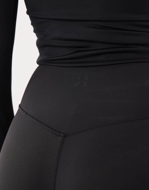 4505 - Sorte slim-yogaleggings med slå om-talje og svaj i mikro-ribstrik, 5 af 5
