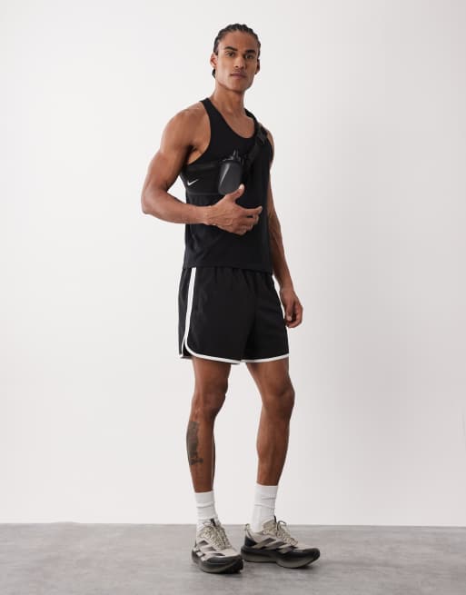 4505 - Sorte vævede 13 cm's løbeshorts i retrostil med lynlåslommer, 2 af 5