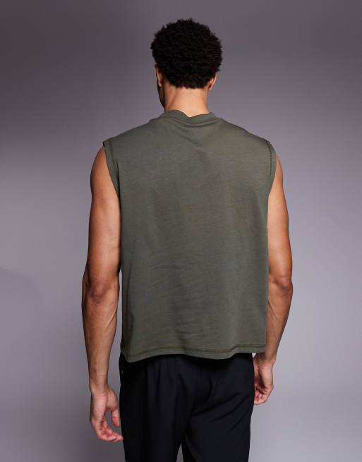 4505 – Sport-Tanktop aus schnell trocknender Baumwolle in Khaki mit Cropped-Passform, 3 von 5